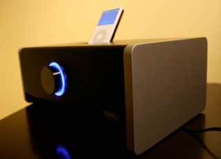 Illustration for article titled iPod Dock Bracket, Griffin Amplifi Vs. Logitech mm50